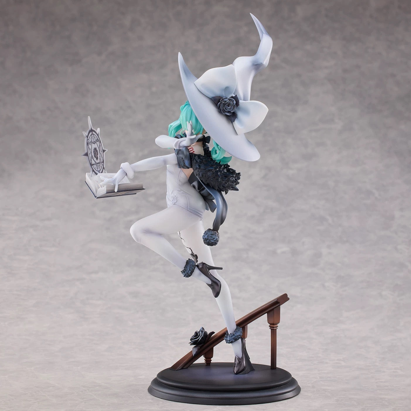 PREORDER - 50% NON REFUNDABLE deposit for Hatsune Miku - Rise Up - 1/8 Figure - Fantasia Witch Ver -  arrival July 2025 - delayed till September